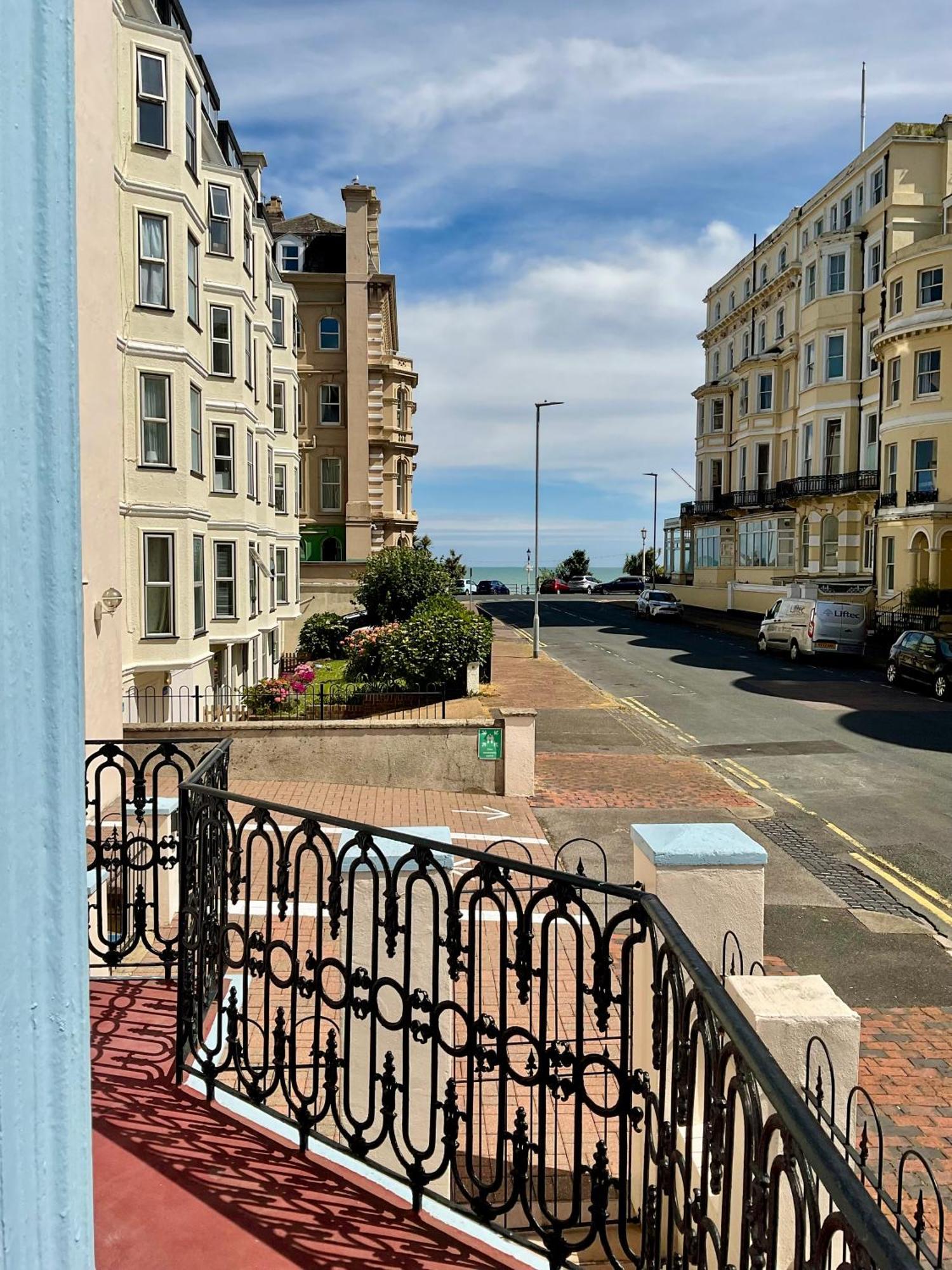 Vernon Guesthouse Eastbourne Exterior photo